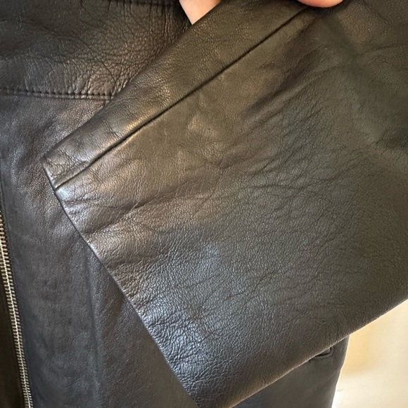 J. Jill leather black jacket zippered slight peplum size XS great condition - Picture 9 of 10